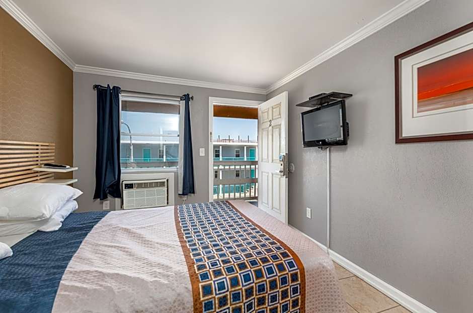 Boardwalk Hotel Charlee & Apartments Beach Hotel Oceanfront