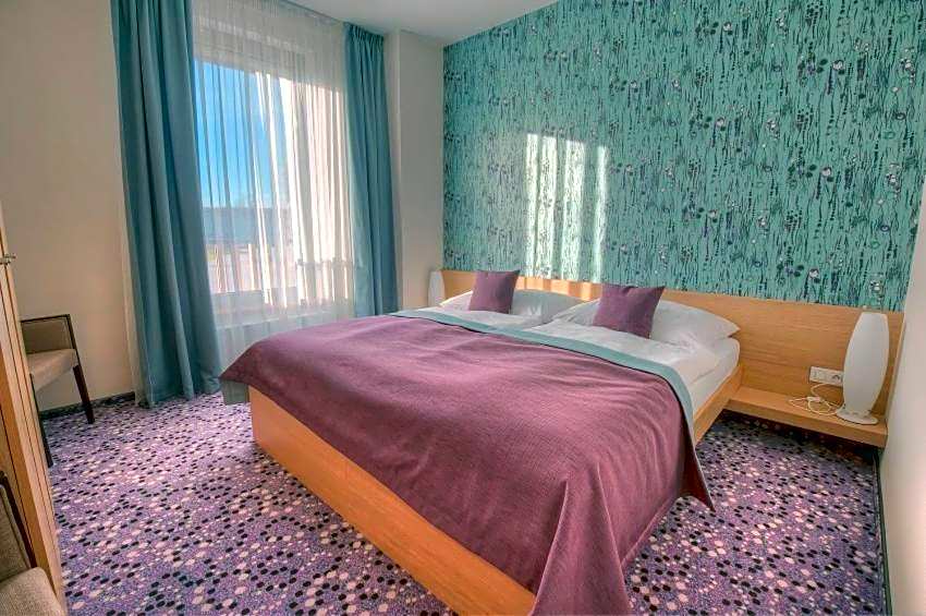 Hotel Vinice Hnanice