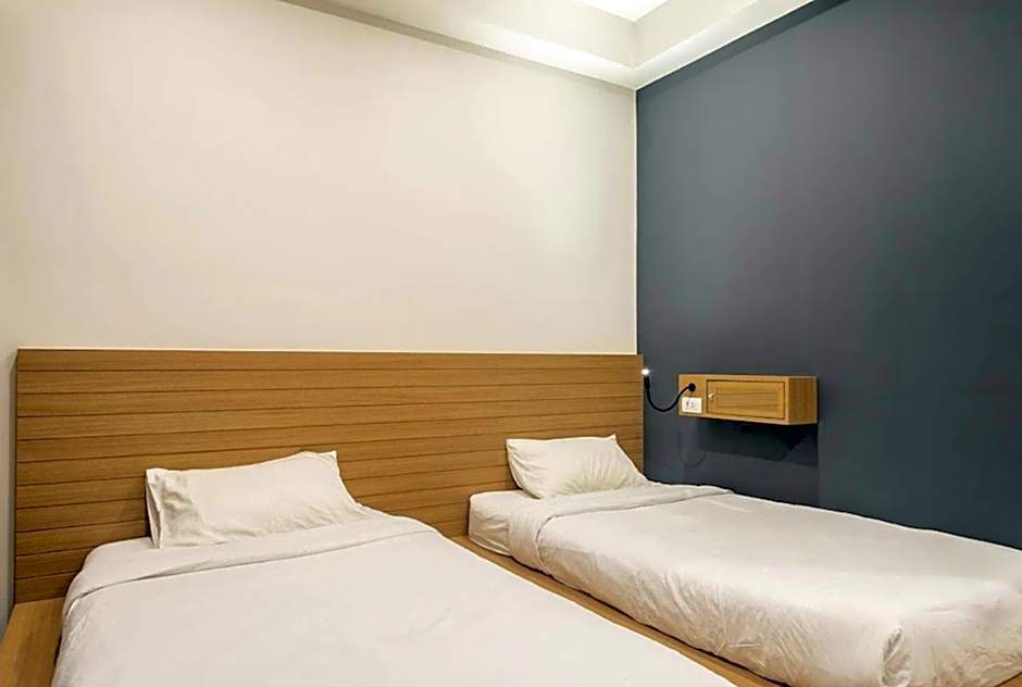 Kata Beach Poshtel Phuket