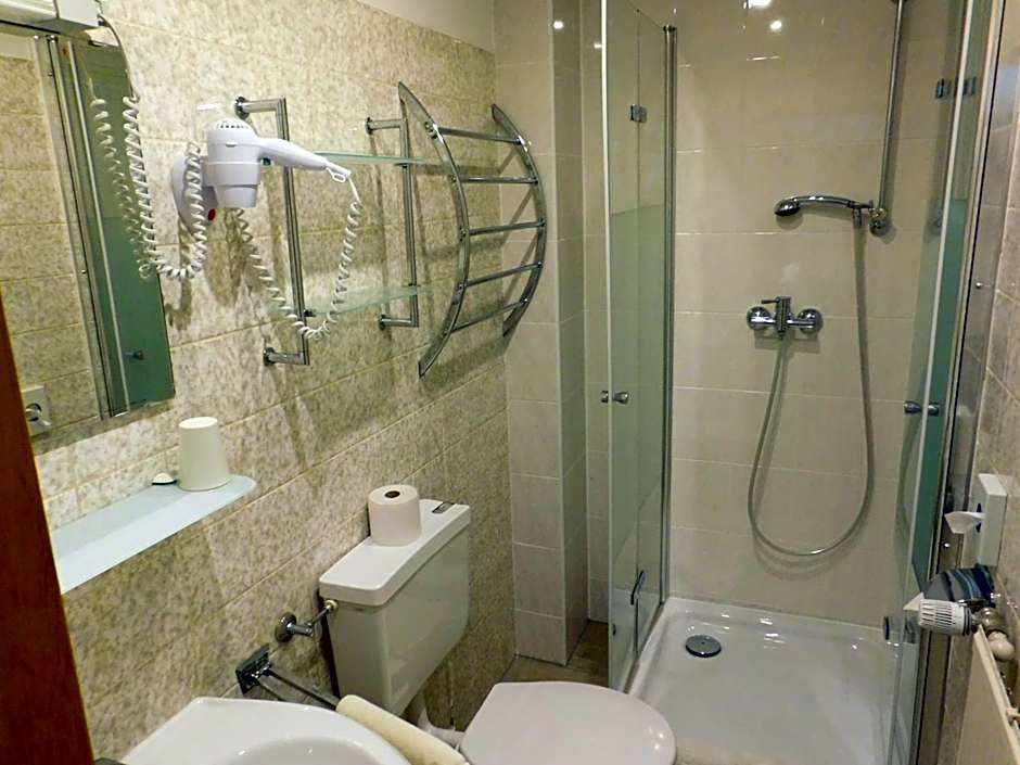 Hotel Pension am Kurmittelhaus