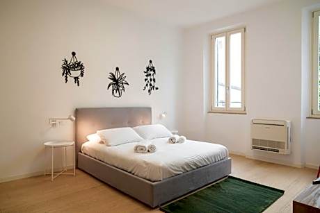 Superior One-Bedroom Apartment with Balcony