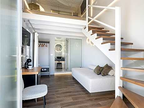 Deluxe Suite with Sea View