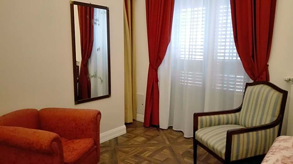 Demetra Rooms