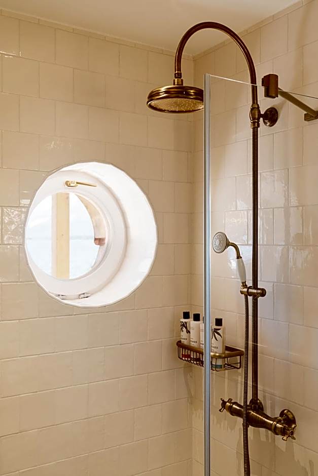 Villa Alma - a lakeside Boutique Hotel