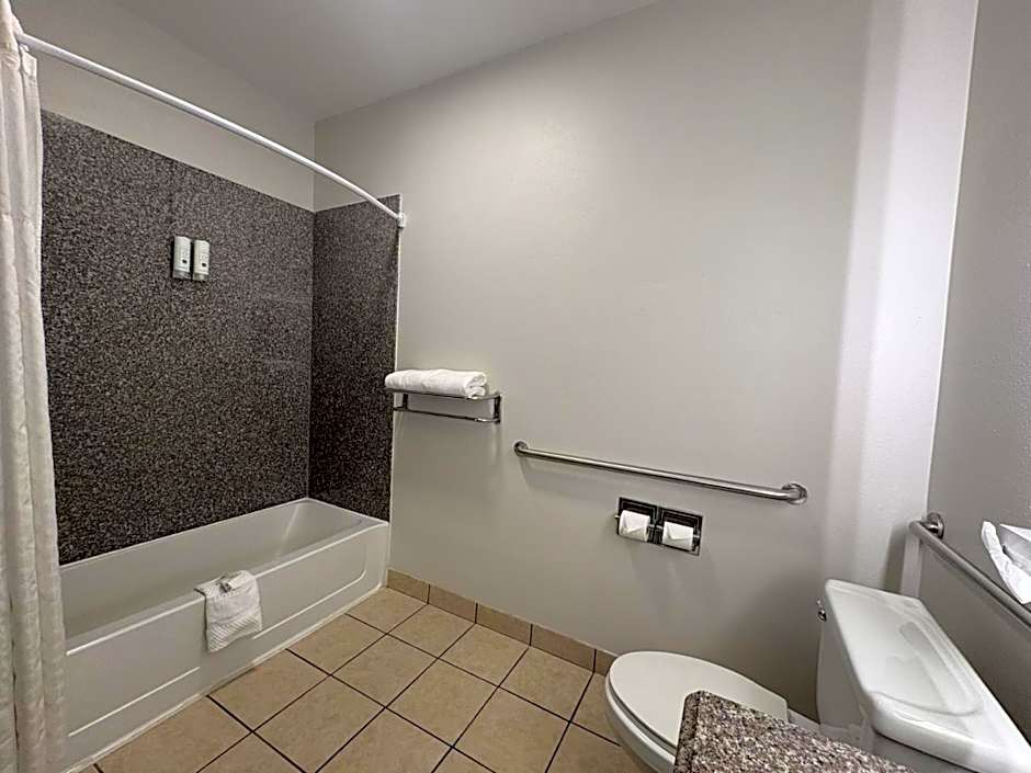 Quality Inn & Suites Houma