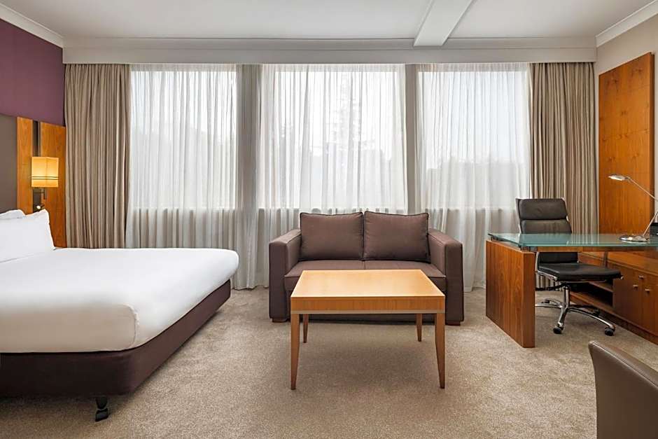 Crowne Plaza London Ealing By IHG