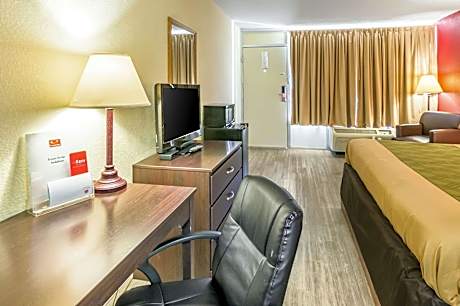 1 King Bed, Nonsmoking