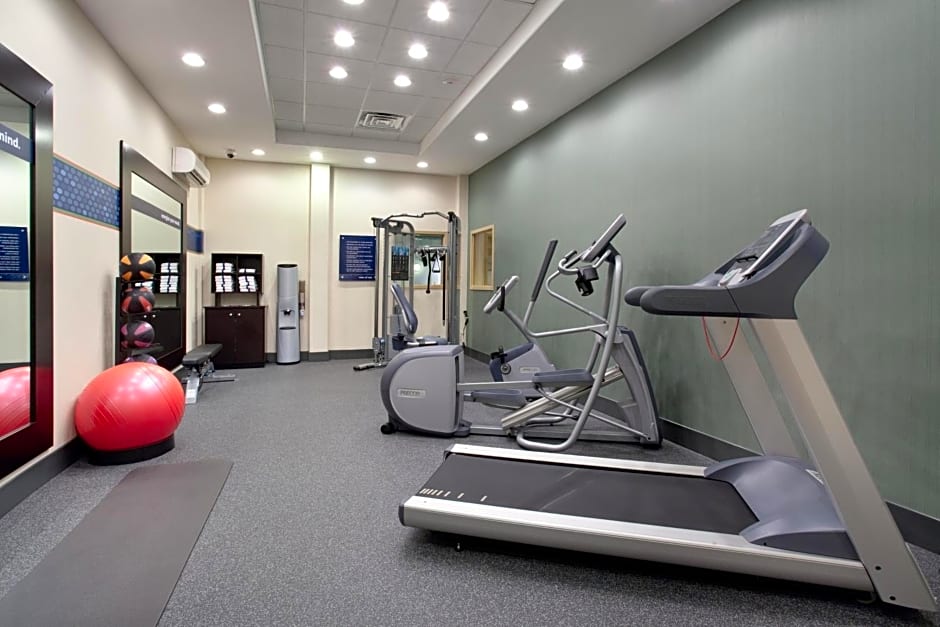 Hampton Inn & Suites Parker