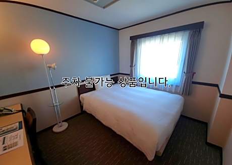 Single Room (No Parking)