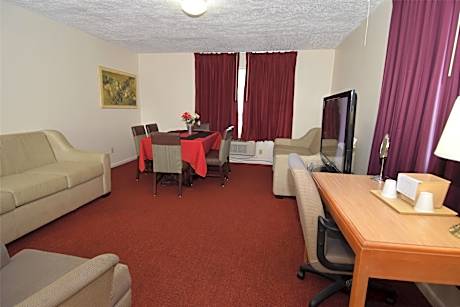 Suite Two Queen Beds With Sofa Bed