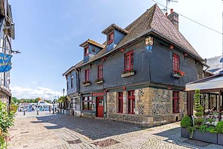 L'Absinthe Hotel