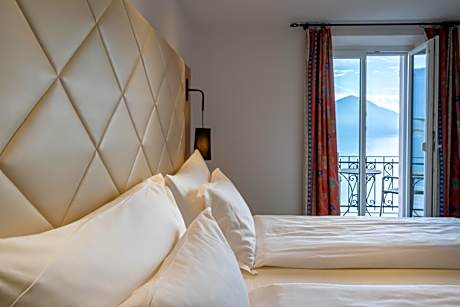 Double Room with Lake View or Partial Lake View