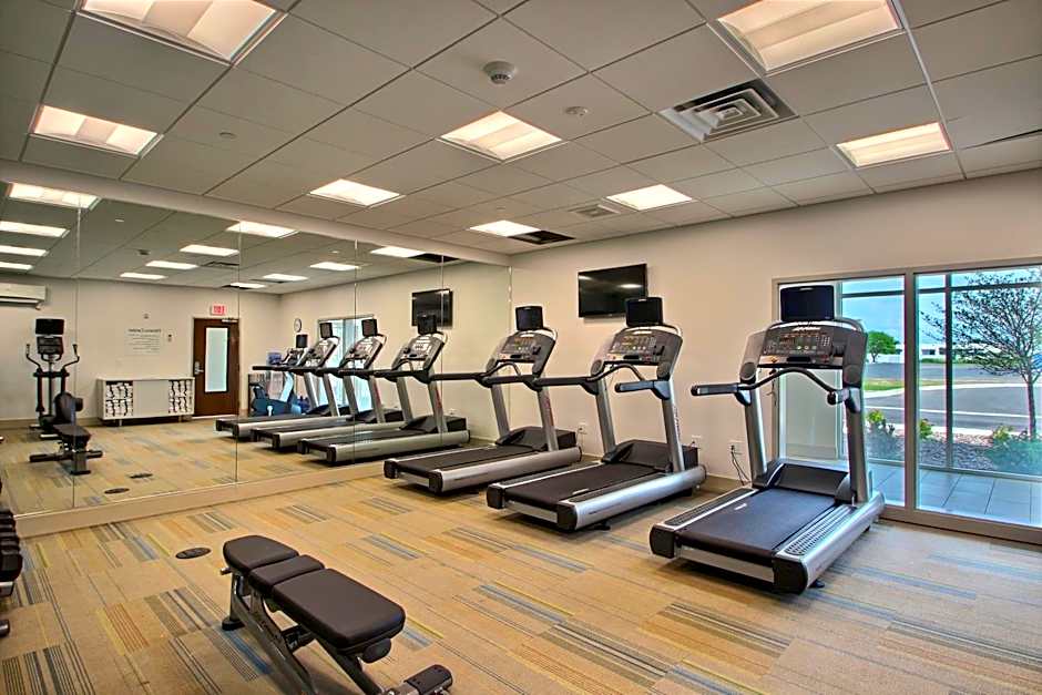 Holiday Inn Express & Suites Fond Du Lac By IHG