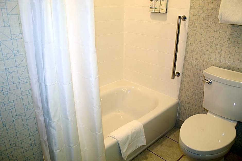 Holiday Inn Express And Suites Beloit By IHG