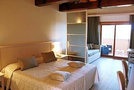 Junior Suite with Garden View