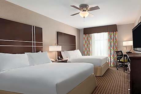 One-Bedroom Queen Suite with Two Queen Beds - Non-Smoking