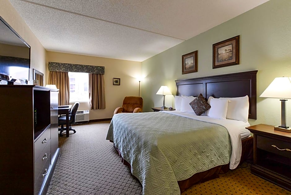 Grand View Inn & Suites