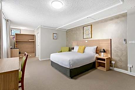 King Room with Sofa-Bed - Non-Smoking