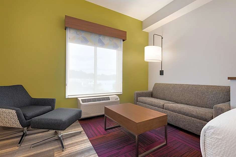 Holiday Inn Express & Suites - Dalton - Walnut Ave By IHG