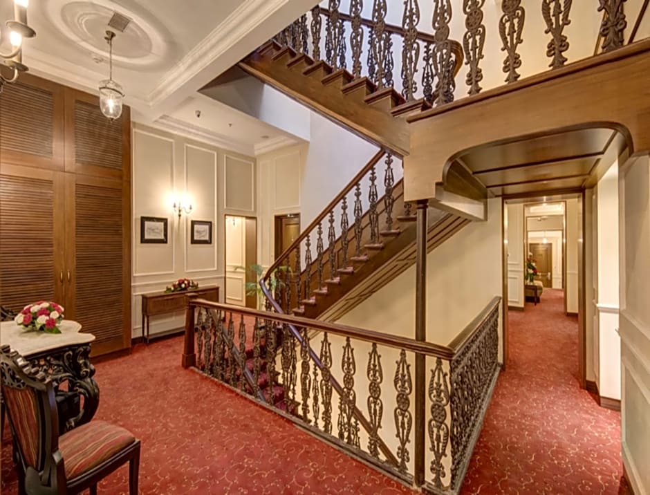 The Astor Hotel Kolkata