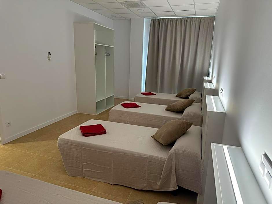 Albergue O Pedrón Hostel & Rooms