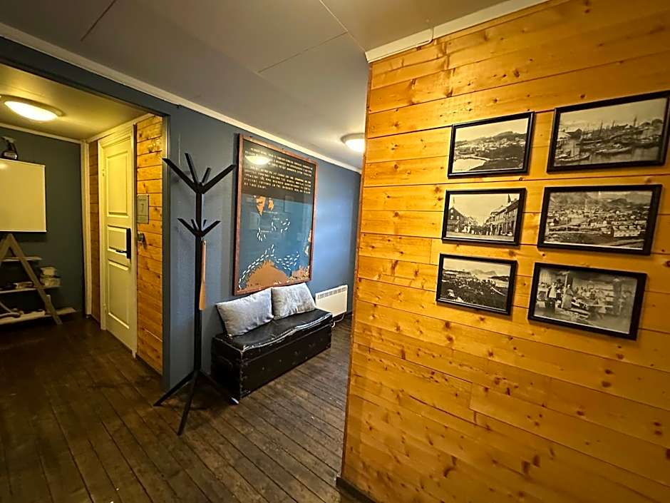 Astra Whale - Waterfront Boutique Hostel in Lofoten