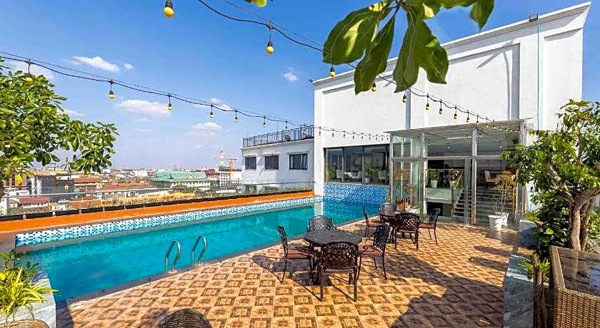 Aaron Riverview Hotel