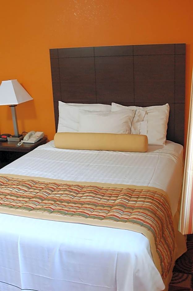 BLUE SKY INN Glens Falls-Saratoga-Lake George