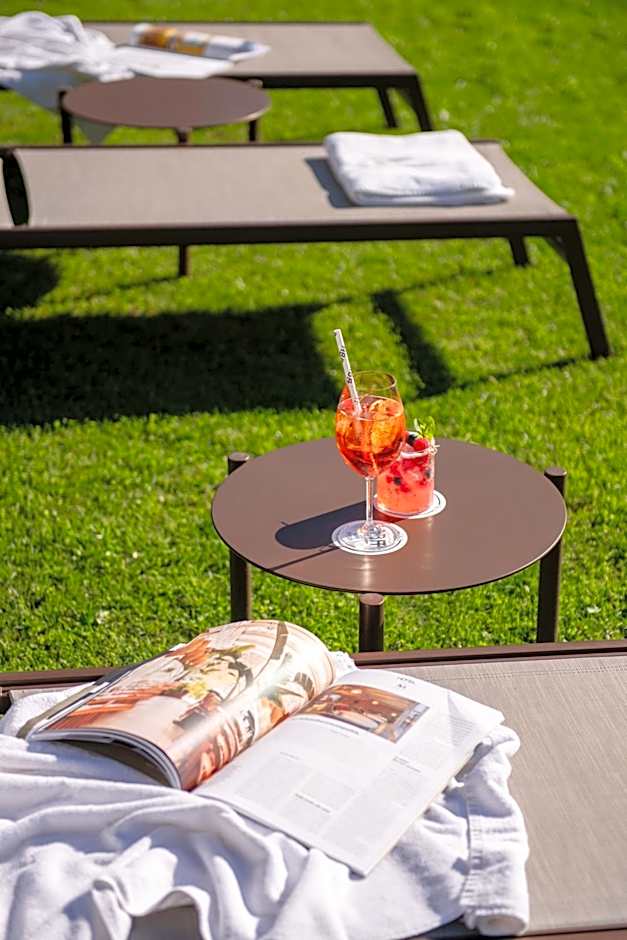 Hotel Baia Azzurra - Lake Front