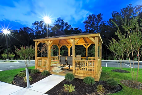Holiday Inn Express & Suites Maumelle, an IHG Hotel