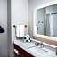 Holiday Inn Express & Suites Texarkana by IHG