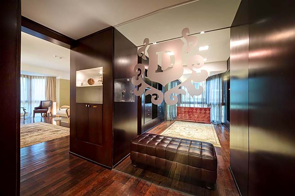 Photo 1 of 6 of Presidential Suite