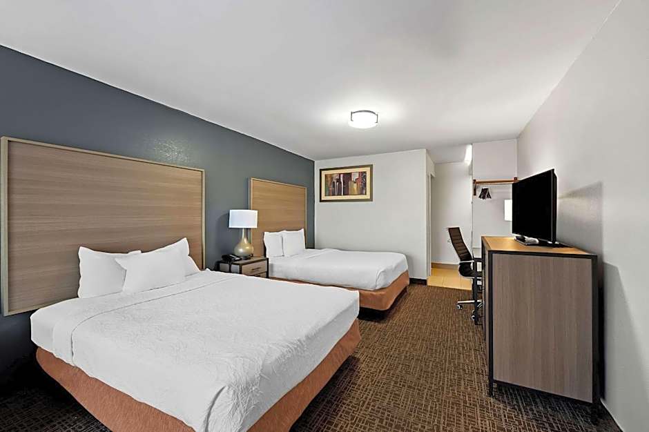 Quality Inn & Suites Fayetteville I-95