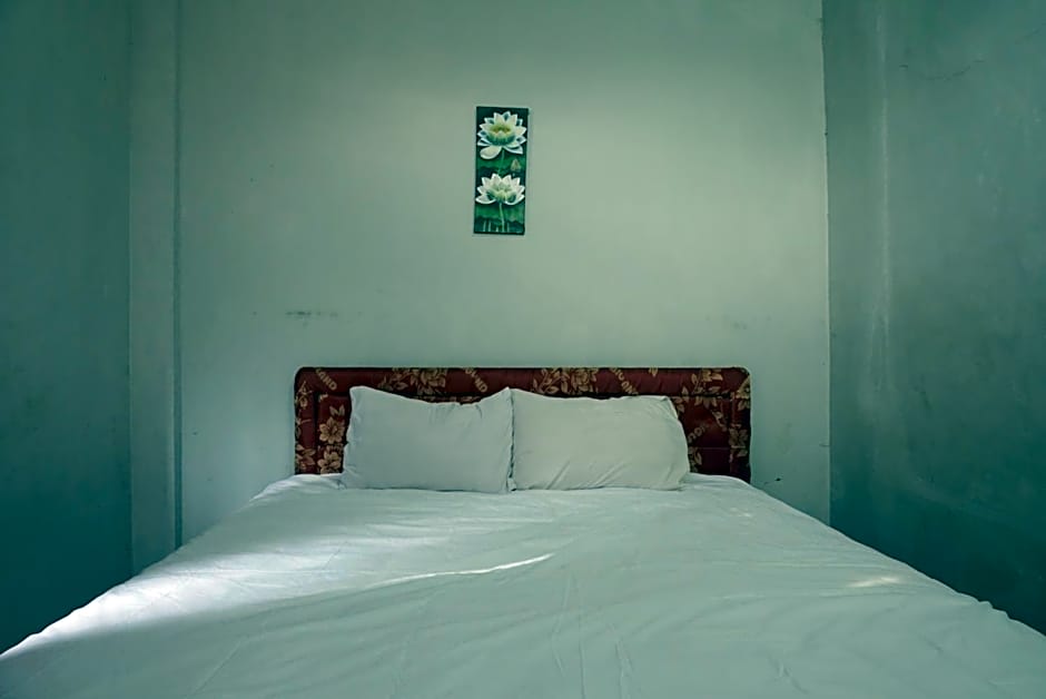Hotel O Wisma Deli Syariah Near RSUD Nene Mallomo Sidenreng Rappang