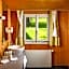Hirschen Guesthouse - Village Hotel