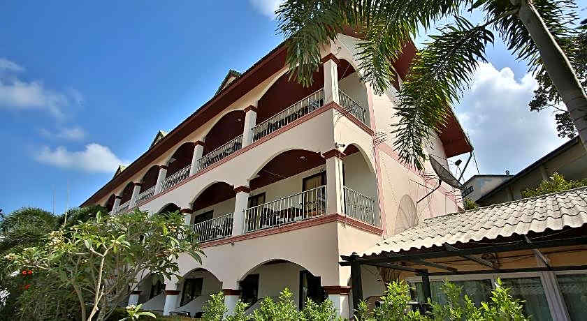 Lotus Friendly Hotel