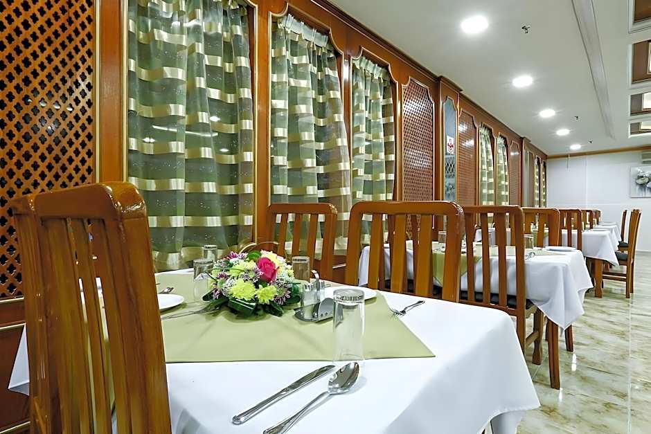 La Villa Suites Hotel