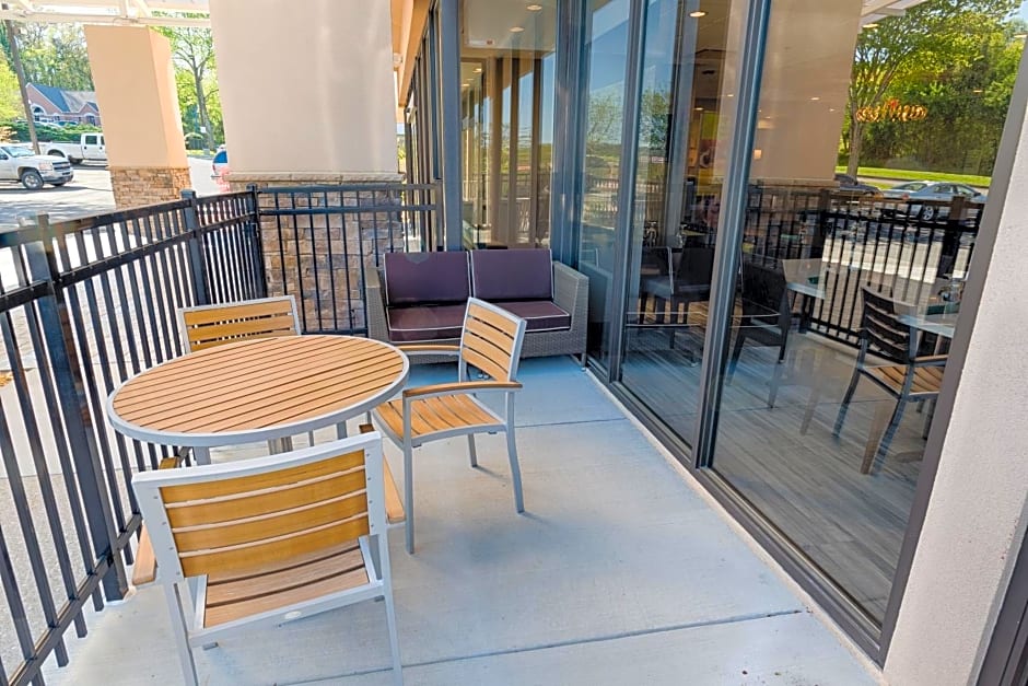 Holiday Inn Knoxville N - Merchant Drive By IHG