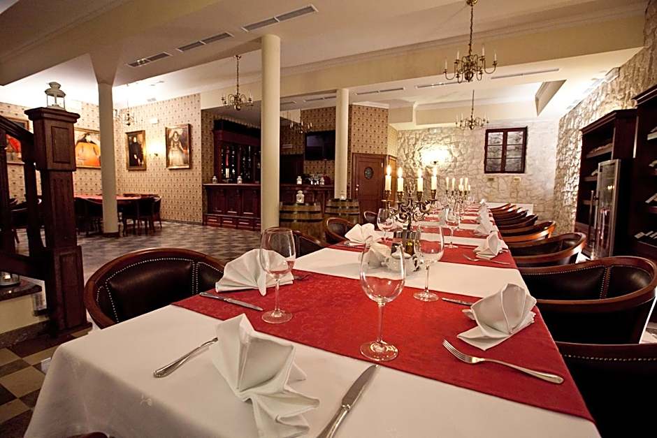 Hotel Sarmata Zespół Dworski