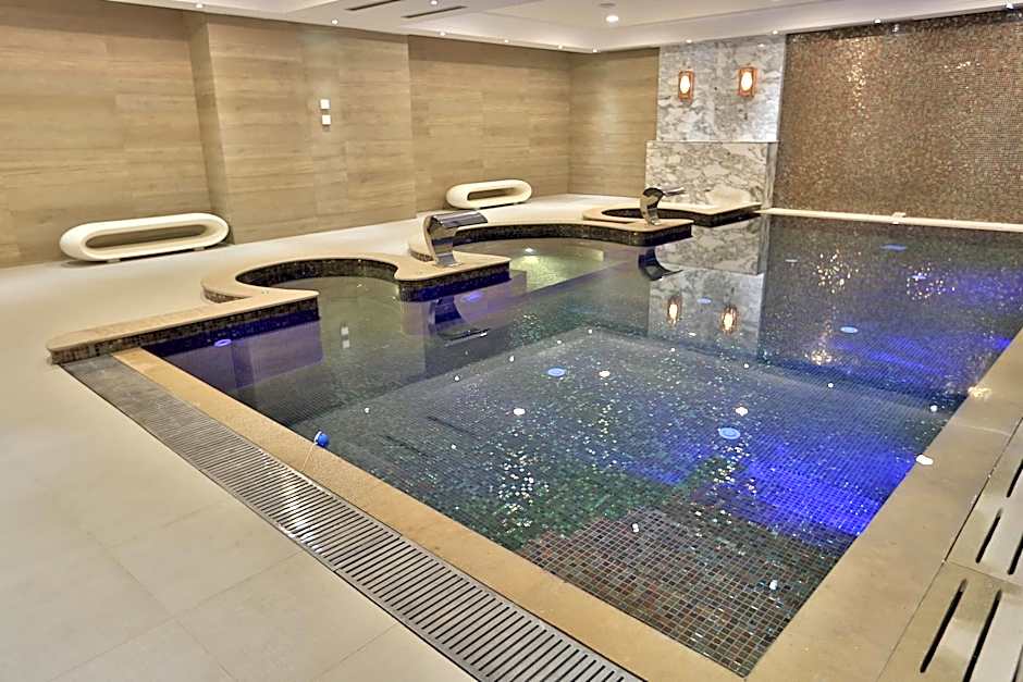 Royal Tulip City Center