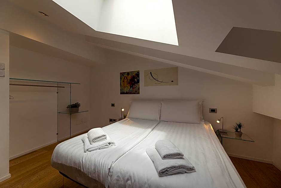 HEART OF TRENTO Loft & Rooms