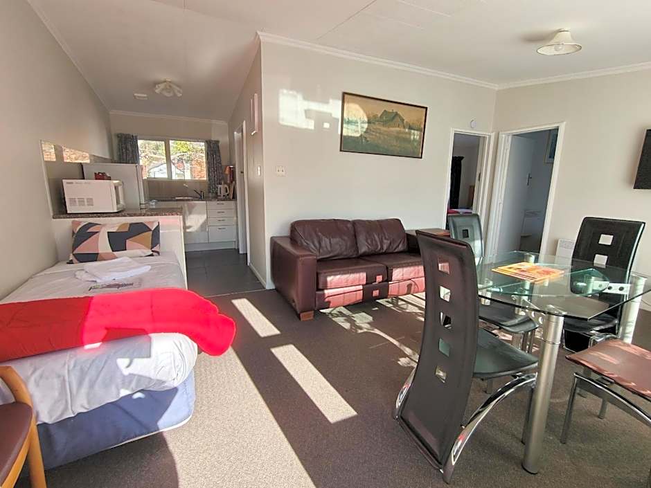 Bayfield Motel and Apartment