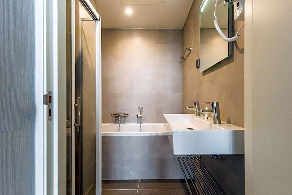 YAYS Amsterdam East by Numa