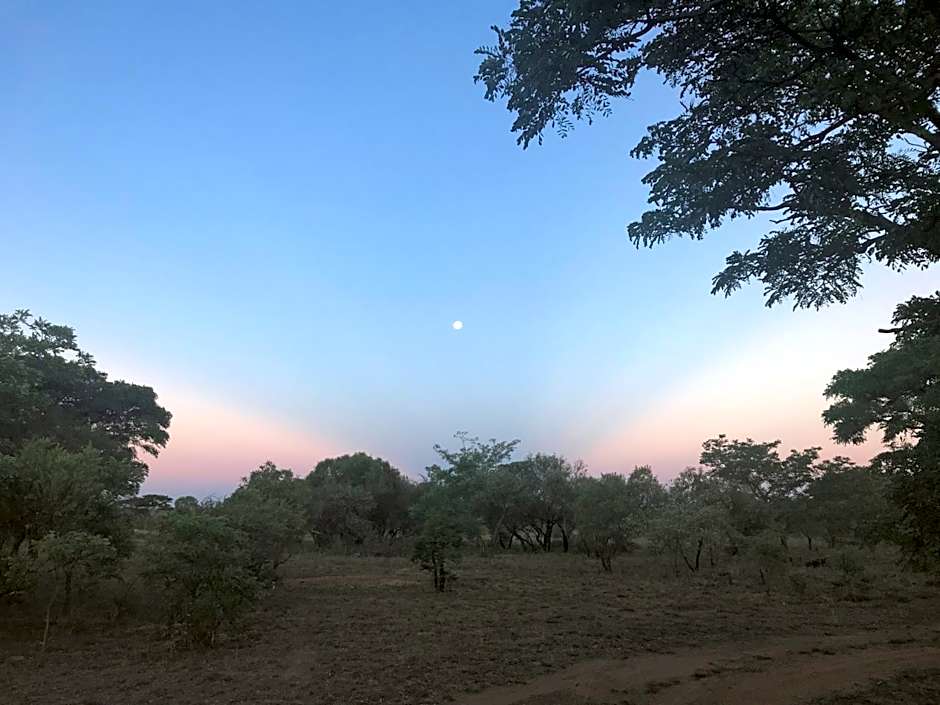 Muqurati Lodge - Dinokeng Game Reserve