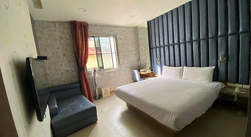 LOVE HOTEL