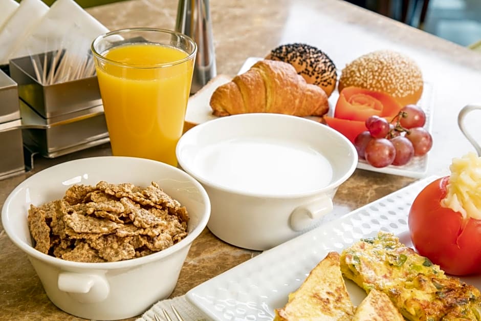 Prime Al Hamra Hotel