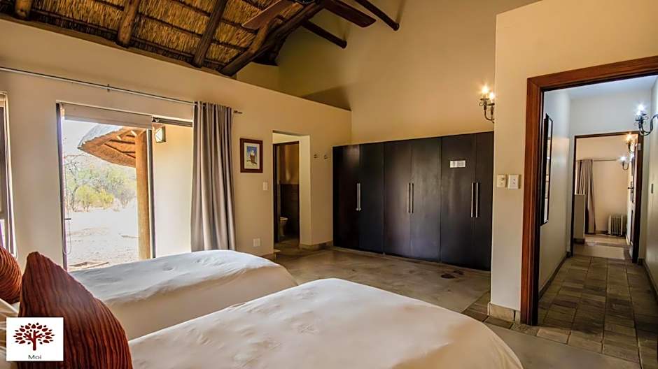 Zebula Golf and Wildlife Estate - Jackals Call Pax 8 - Moi Signature Luxury villa