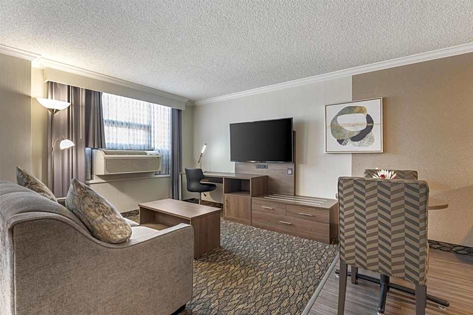 Best Western Plus Carlton Plaza Hotel