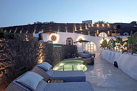 Grand Cave Suite Sea View with Private Heated Pool