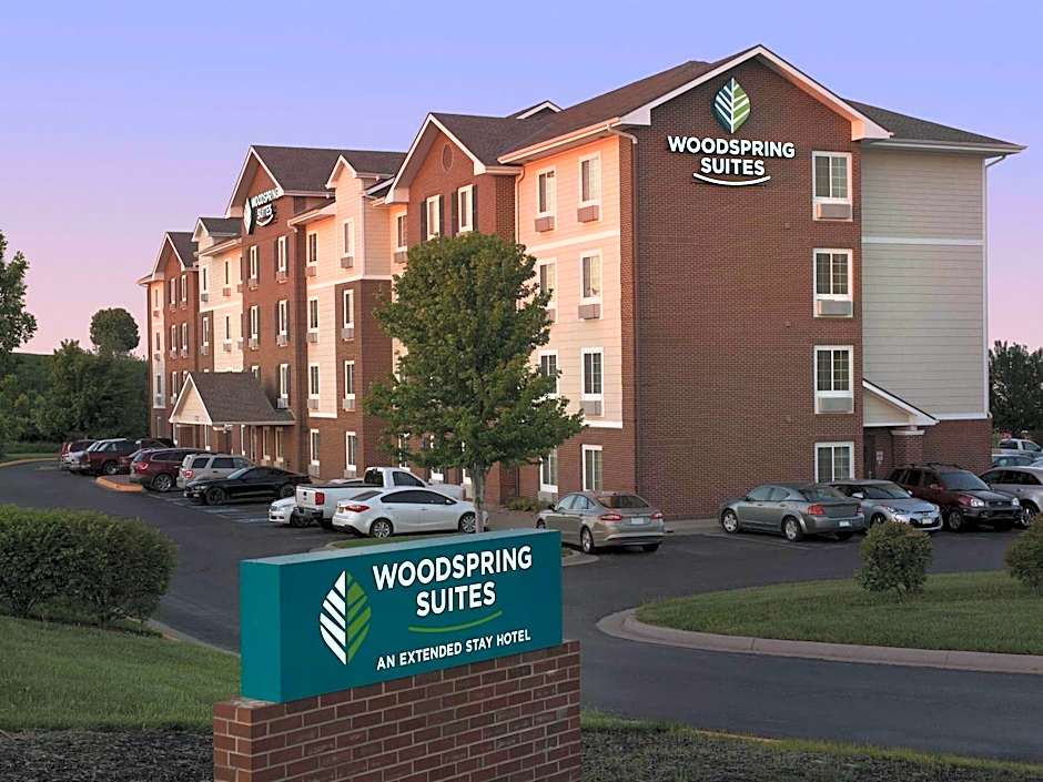 WoodSpring Suites Kansas City Lenexa